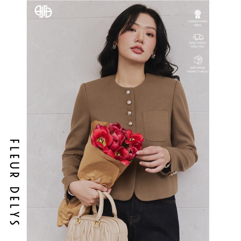 Fleurdelys Áo Khoác Dạ Dài Tay Nữ Màu Nâu Be Phối Cúc Kiểu DL25ĐAK024 Chất Liệu Dạ 2 Lớp Cổ Tròn Túi Ốp Ngực