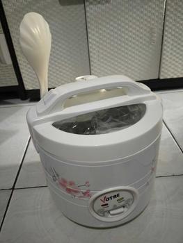 Product Review of 【COD】Votre Rice Cooker G-11  Penanak Nasi Desain Elegan dengan Lapisan Tutup Kaca Free Saringan Kukus from A**n R**i ** 1