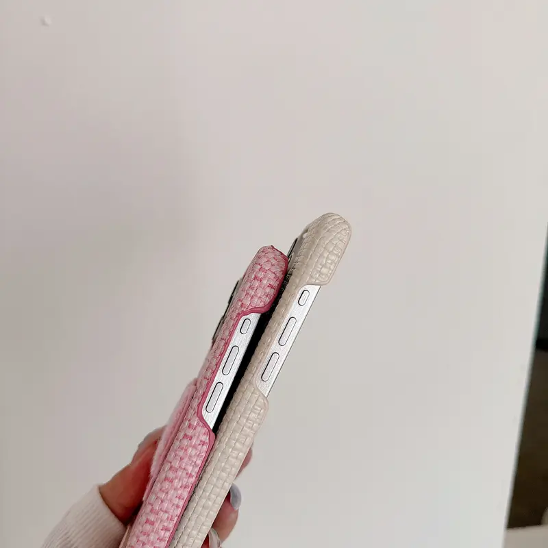 Ốp iPhone, Hàng Mới Về, Họa Tiết Dệt Thời Trang, Gấu Thêu Dễ Thương, Thích Hợp Cho iPhone 16, 15, 14, 16Promax, Pro Plus, 13, 12, 11, Promax, 16Pro, Xr, X, Xsmax, Chống Sốc, Ốp Bảo Vệ Điện Thoại 6