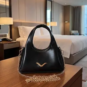 QUEENSHA MINATUR Tas Selempang Wanita Aleya Kulit Desain Unik Gaya Lucu dan Menarik Cocok untuk Anda yang Mencari Tas dengan Gaya Berbeda