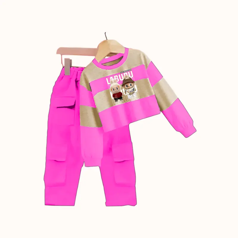 Baju Labubu Anak Perempuan 3-12 Tahun Viral 2025, Kaos oblong salur Bahan BabyTerry, Nyaman dan Gaya untuk Aktivitas Sehari-hari | Stelan baju anak viral | Pakaian anak lucu motif bergaris kekinian | Fashion anak trendy | Otfit labubu celana cargo modis