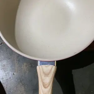 [EXCLUSIVE BABYOLIV] TEXANIA Wajan Anti Lengket Diameter 30cm Gagang Kayu Lembut Tahan Panas  Warna Pink Kitcheanware