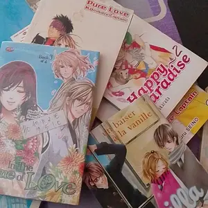komik edisi bahasa Indonesia random/tidak bisa pilih judul, pemesanan lebih dari satu akan dikirim dengan judul yang berbeda beda