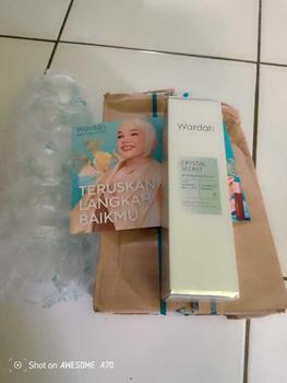 Product Review of WARDAH Crystal Secret Exfoliating Toner with Natural AHA+PHA 125 ml - Toner Untuk Eksfoliasi dengan Extract Edelweiss - Mencerahkan dan Menyamarkan Flek Hitam - Skincare from s**i 2