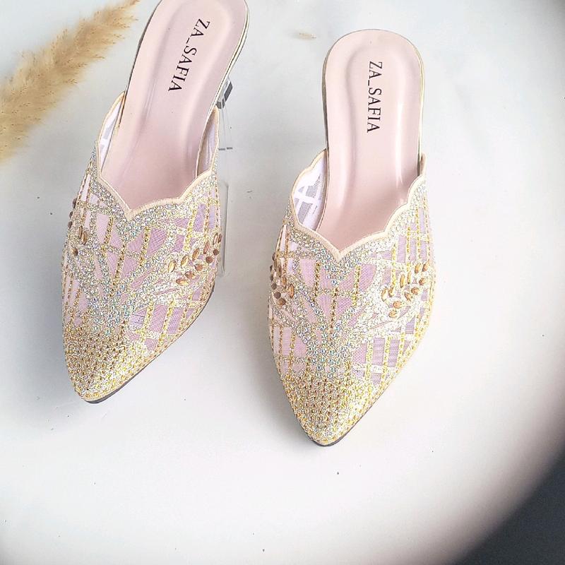 Product Introduction of ZA-SAFIA Sepatu Bapau Heels Wanita Kekinian Full Payet - SN09 5