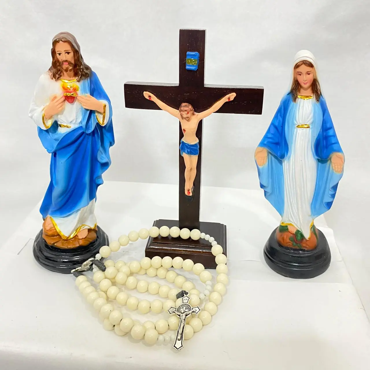 Paket Doa Katolik Lengkap - Patung Yesus 15cm & Bunda Maria 15cm + Salib Kayu 18cm + Rosario 77 Bapa Kami - Dekorasi Altar Rumah & Hadiah Rohani