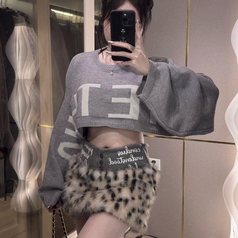 Áo len chữ dáng crt ngắn siêu dễ mix đồ 81 | BigBuy360 - bigbuy360.vn Áo len chữ dáng crt ngắn siêu dễ mix đồ 81 | BigBuy360 - bigbuy360.vn