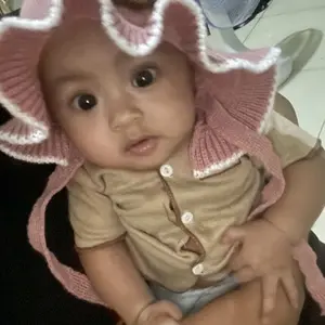 Topi Bayi RUFFLE FLOWERS TWIN New Model Korean Style Nyaman di Pakai dengan Desain Bunga Cantik dan Ruffle yang Menggemaskan