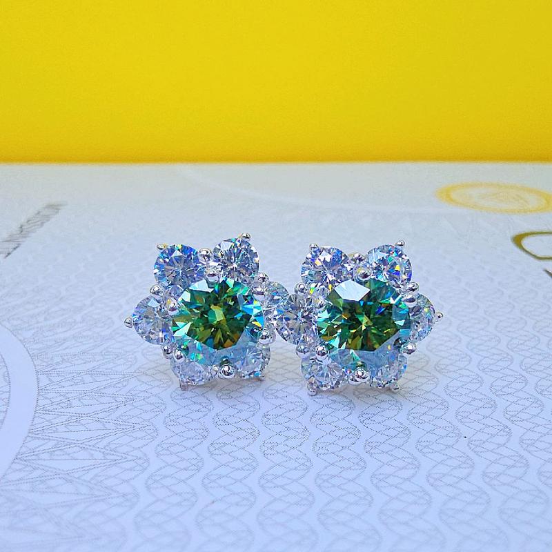  B045 - Bông tai  hoa tai nữu hoa mai 6 cánh  đá chủ MOISSANITE 6MM . Chất liệu bạc ý xi bạch kim 