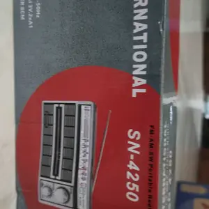 Radio international f-4250 ac/dc