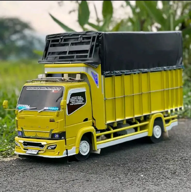 miniatur truk oleng kekinian 1
