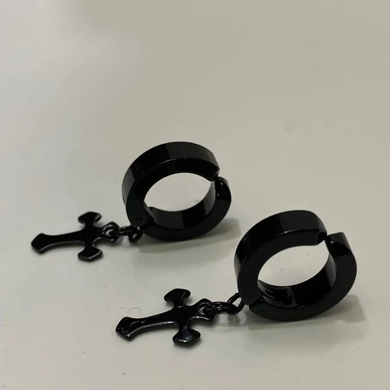1 Pasang Anting Salib Jepit/Catok Hitam Earrings Silver 3