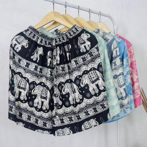 Celana Pendek Wanita Super Jumbo Motif Gajah Mihu Mihu Selutut Hotpants Bigsize Rayon Kulot Shorts Santai Muat Sampai BB 100Kg Celana Pendek Wanita Super Jumbo Motif Gajah Mihu Mihu Selutut Hotpants Bigsize Rayon Kulot Shorts Santai Muat Sampai BB 100Kg