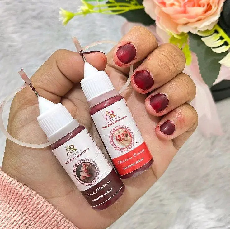 Maroon + drak maroon