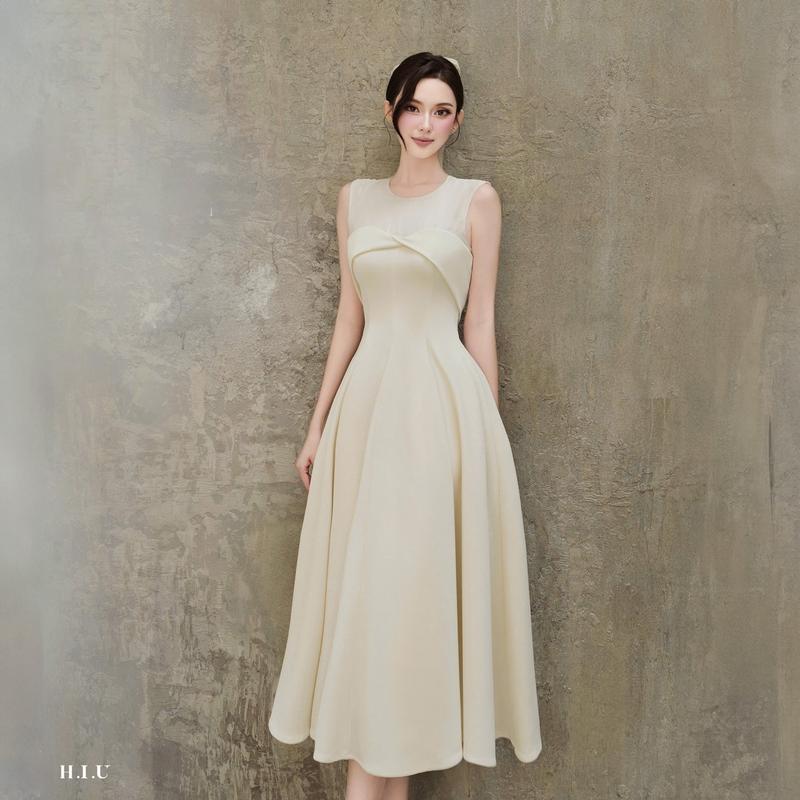 Mali Dress | Váy nữ thiết kế cup ngực phối voan text hàn thanh lịch H.I.U Fashion dáng dài midi sang trọng HIU design