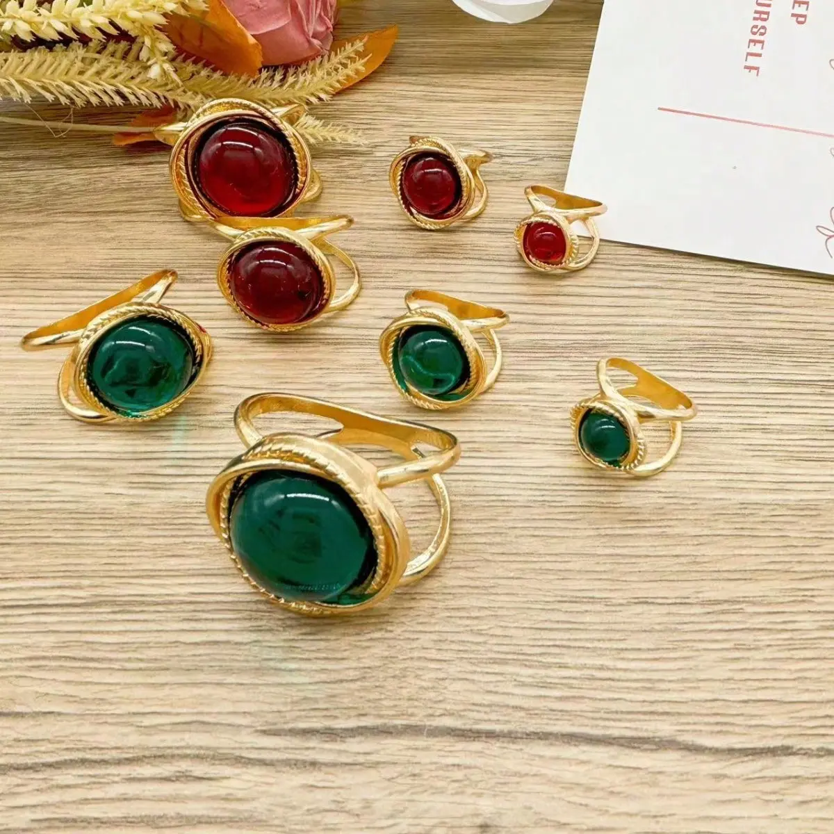 1 piece of fashionable pearl red, green, and white scarf with silk scarf buckle, windbreaker waist belt knotting artifact, multifunctional corner alloy fixing buckle