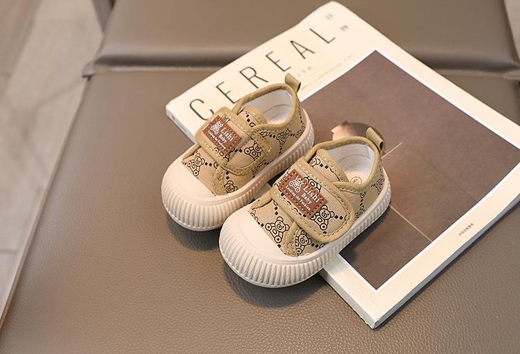 Product Introduction of Foreign Trade Baby Cartoon Shoes Korean Edition Autumn 0-3 Year Old Bear Soft Sole Men's and Women's Walking Shoes 9