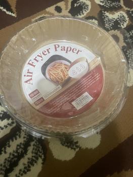 Product Review of [BEC] Air Fryer Paper Anti Lengket / Kertas Alas Air Fryer / Baking Paper Tahan Minyak Sekali Pakai / Kertas Air Fryer 50 Pcs from D**9 1