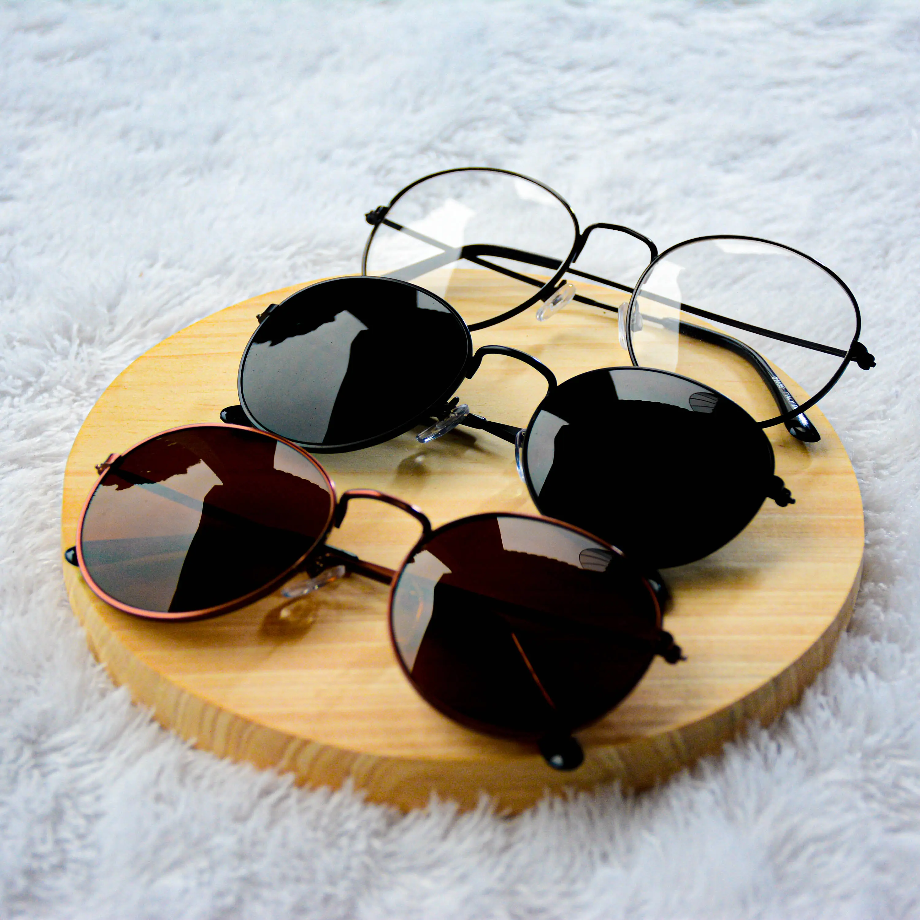 Kacamata Oval Hitam Frame Besi Unisex Trendy