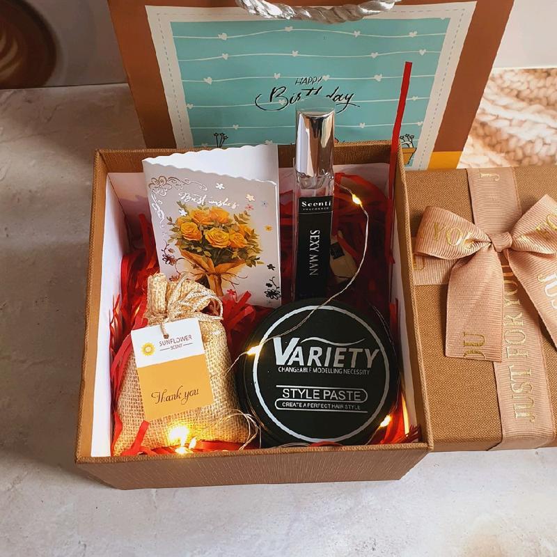    Sét quà nam 2  Sét quà sinh nhật nam sang trọng quà tặng bạn trai nhân ngày lễ kỉ niệm lễ tốt nghiệp valentina trắng gồm nước hoa nam sáp vuốt tóc túi thơm phòng ngủ thiệp đèn led và phụ kiện trang trí hộp quà túi quà sang trọng 