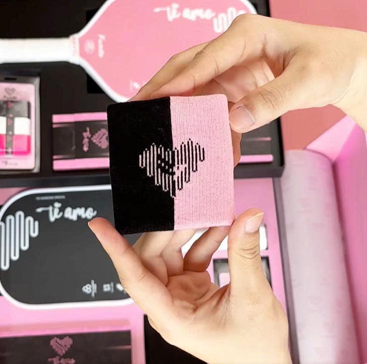  Băng Chặn Mồ Hôi Tay Tiamo Màu Đen Hồng Với Hình Tim Độc Đáo 