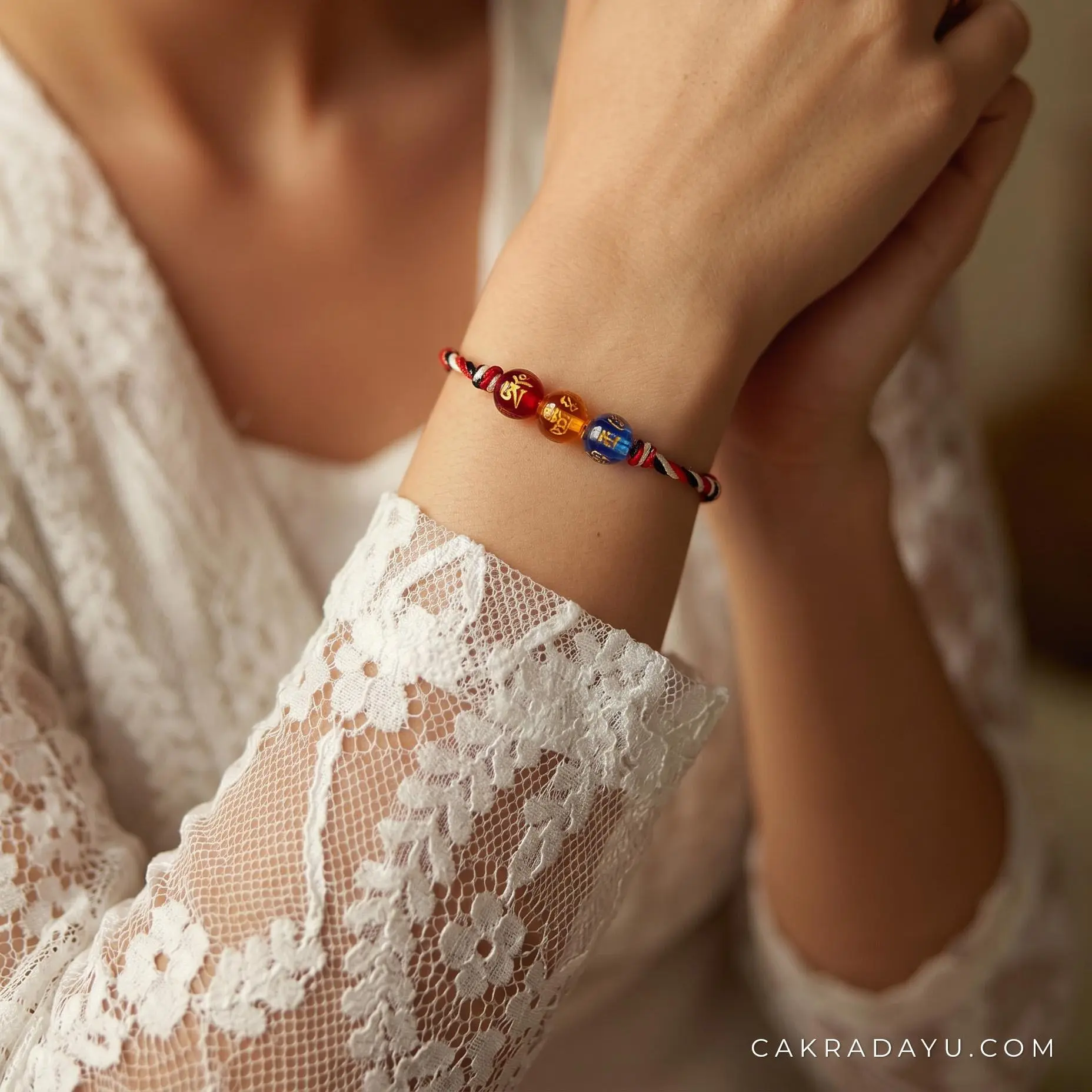 Gelang Tridatu Aura Rejeki - Membuka Aura Positif