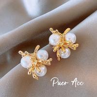 Gambar Puer acc Anting Wanita Model Super Kinclong Desain Unik Elegan Cocok Semua Outfit Kekinian J1570 - Gold dari Puer Acc ID Kota Administrasi Jakarta Utara 3 Tokopedia