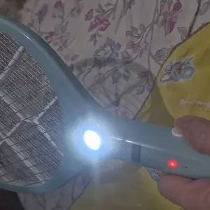 AOKI Raket Nyamuk Baterai Lithium Kabel Charger Warna Macaron Listrik Dengan Lampu LED Terang Baterai Isi Ulang 500mAh dan Perlindungan Switch