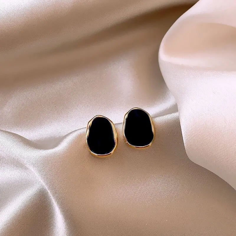 AS09 Anting Stud Fashion Earrings Luxury Beautiful Earrings Mode Circle Black Geometri Fashion Wanita Korea 0