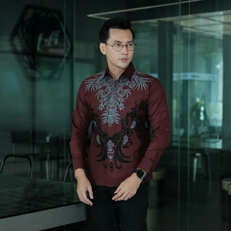 PRIMANA BURGUNDY Kemeja batik slimfit lengan panjang Bahan katun halus lapis furing fullbody slim