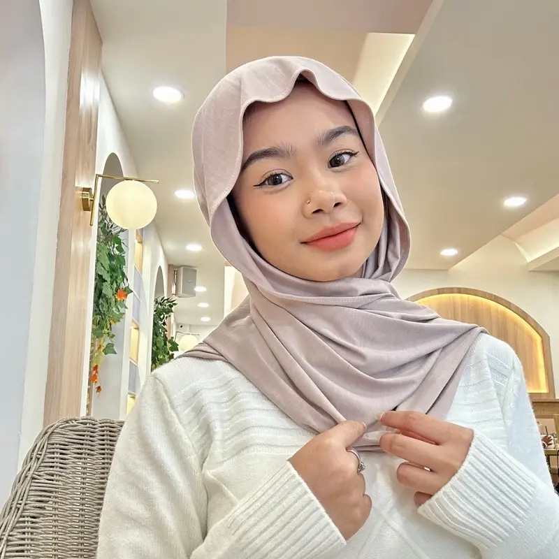Pashmina Kaos Rayon Premium Muslim untuk Wanita Jilbab Material Kaos Rayon Premium Ukuran 175x60