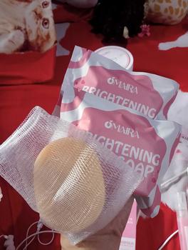 Product Review of Omaira Lightening Lotion with 5% niacinamide + Sunscreen Agent | Membantu Mencerahkan Kulit Tubuh | Membantu melindungi dari paparan sinar UV | Membantu Melembabkan Kulit Tubuh | Membantu menyamarkan Bekas luka (BPOM dan HALAL) from A**a G**♡ 1