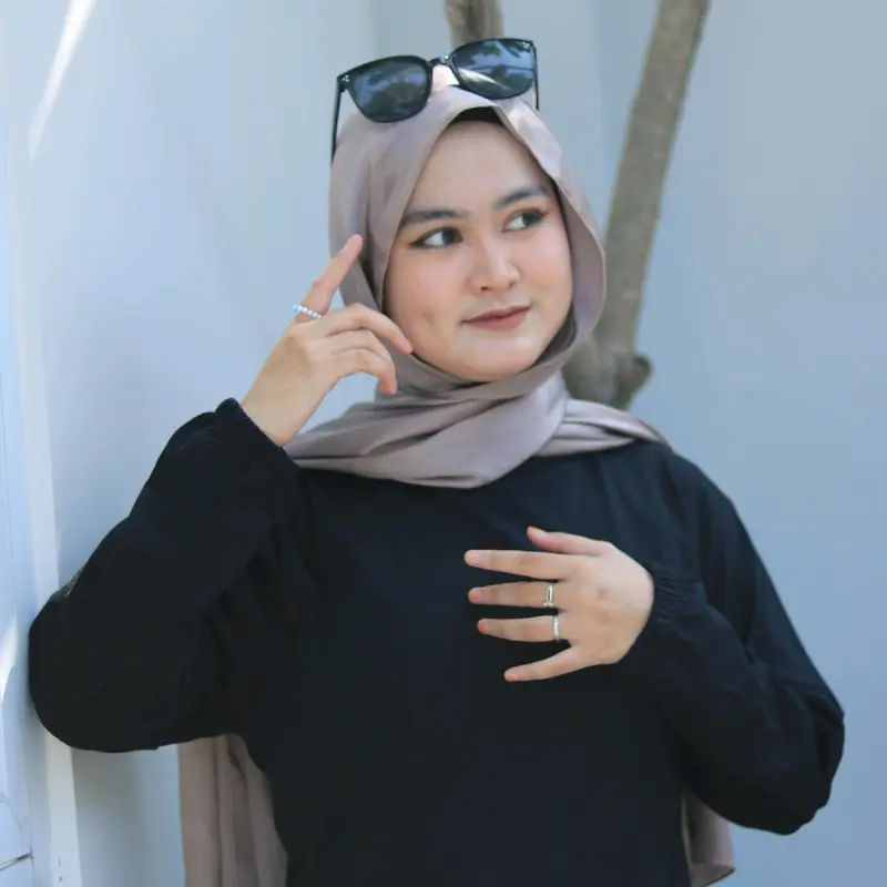 Atasan Kaos Tunik polos  Merah Maroon wanita Dewasa Muslim terbaru lengan panjang tangan serut karet  Kerah oblong variasi belah Samping bahan Kain katun Combed 24s  Nyaman Tebal premium import Hitam Basic Atasan Tunik 5