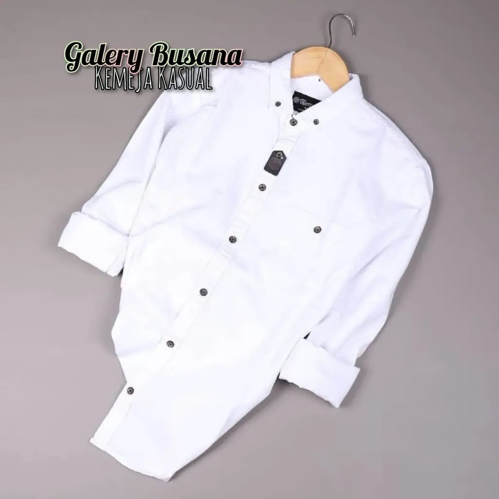 Kemeja polos pria lengan panjang slimfit premium distro warna hitam putih basic casual modern