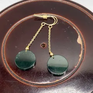 Giok jadeite feicui tipeA Anting Polos