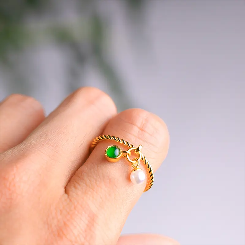 Pearl and emerald ring Jade ring