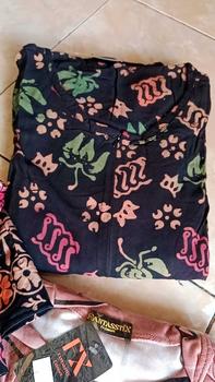 Product Review of Gamis Cap - Batik Multi Colour Bahan Rayon Super Jumbo Gamis Kekinian By Batik Cincaro muslim Wanita gaun lebaran kaftan crinkle maxi satin twill vanya hitam 《m》 • black baju brokat kondangan 2024 exclusive Premium from ** R**a 0