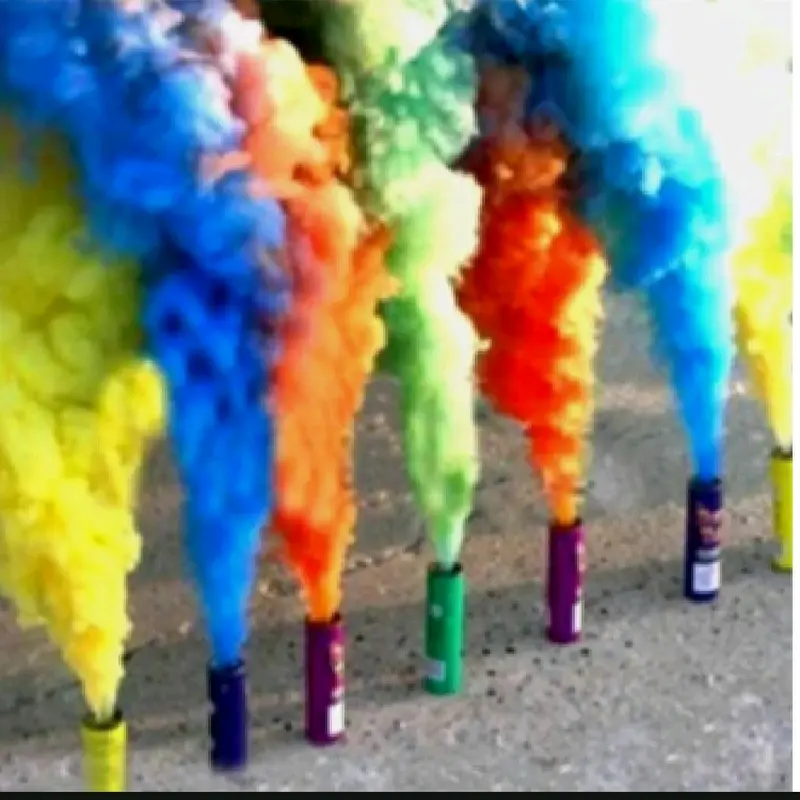 (Harga untuk 1 pcs)Pipa asap pesta,konser, ulang tahun warna random 1 pcs. 0