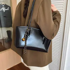 TAS SHOUDELBAG LOVY ,TAS BAHU WANITA FHASHION BAHAN stone LEMBUT