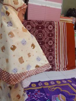Product Review of MUKENA ANAK KARAKTER MUKENA ANAK MURAH 2-9TH Bunga Polka Dot Putih Muslim from d**7 1
