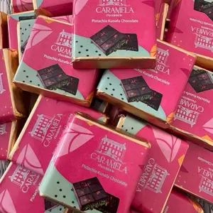 Caramela Paket Isi 50 Coklat Dubai Mini Caramela Original Coklat Premium dengan Rasa Pistachio & Kunafa Khas Kemasan Pink Hijau Mewah dan Terjangkau jajanan hush dark wonder susu Cokelat Candy Food Snacks Cemilan Chocolate