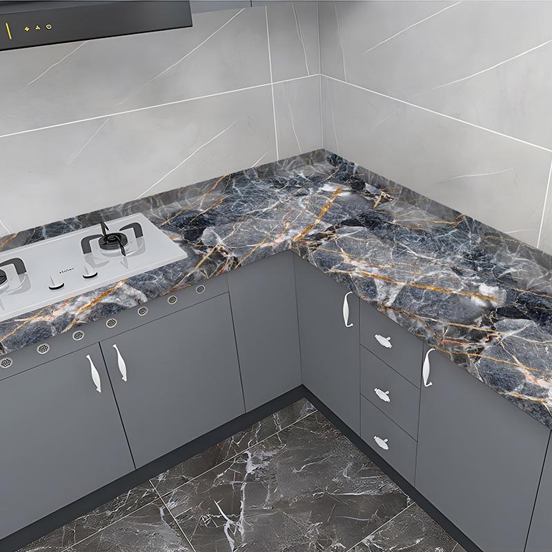 Wallpaper Dapur Anti Minyak dan Panas – Motif marmer 3D, bahan aluminium foil, ukuran 60cm x 6m per roll. Cocok sebagai stiker kertas pelapis dapur yang tahan lama dan praktis 3