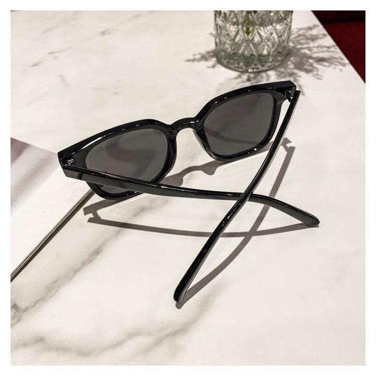 *Tersedia*Kacamata Hitam Baru 2023 Kacamata Bingkai Persegi Kuku Beras Logam Kacamata Blush Modis Perlindungan UV Cermin Mata