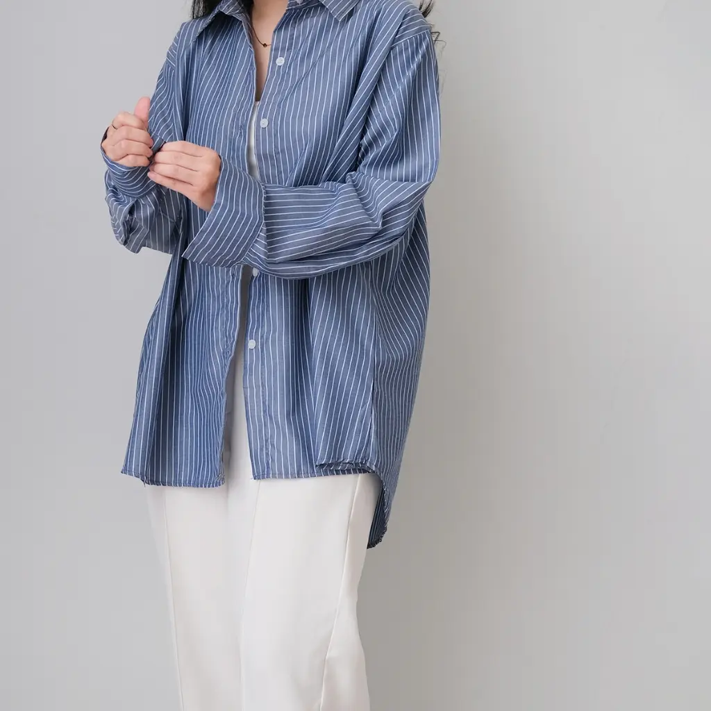 Kemeja Basic Salur Wanita Lengan Panjang | Kemeja Kerja Kantor Aesthetic I STRIPED SHIRT / KEMEJA SALUR / KEMEJA GARIS
