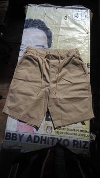 Product Review of Giordano Drawstring Short Unisex Cream, Yellow and Black Color Celana  Shorts  Pria  Katun from p**a y** 0