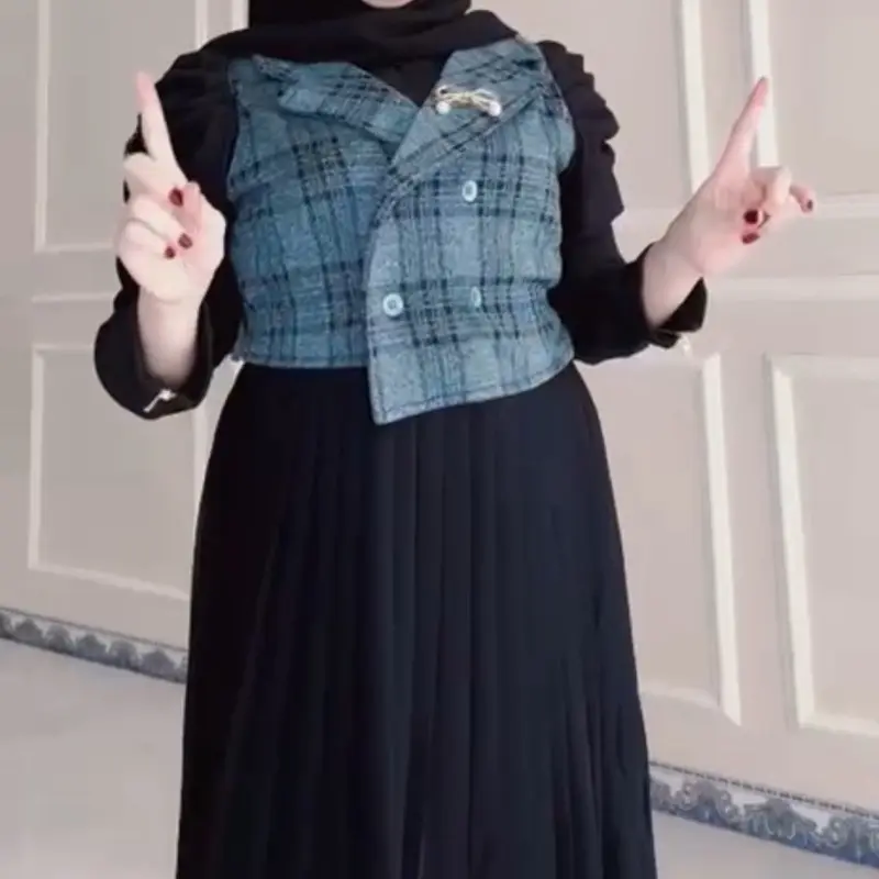 Kancing kotak emerald