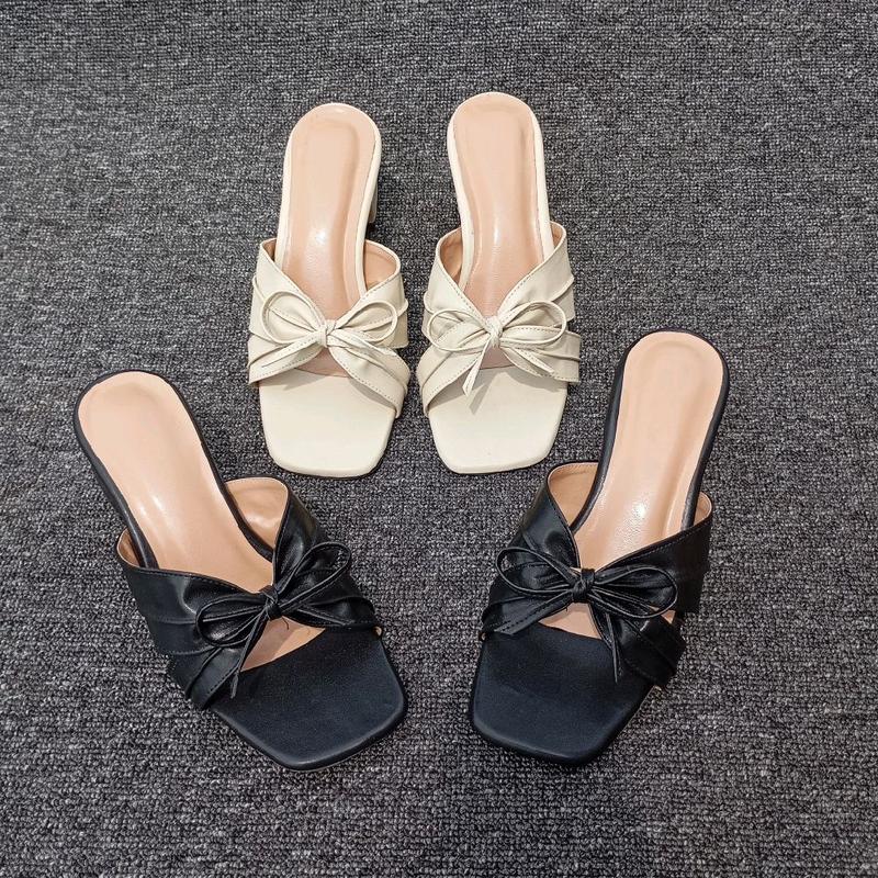 Tahu Sandal Akyra Mules Heels 5cm Wanita dengan Motif Pita Slop - Karet, Sneakers, Shoes Pesta Hak 1