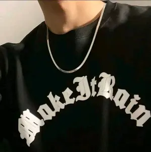 Kalung Titanium Pria Wanita Model Pipih Anti Karatan Material Tahan Karatan Desain Elegan dan Modern Cocok untuk Berbagai Gaya