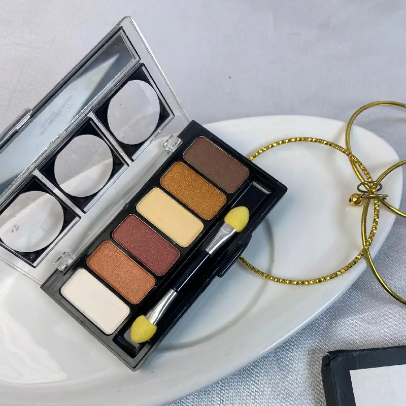 EYESHADOW & HIGHLIGHTER Glamour Wajah Mempercantik 3