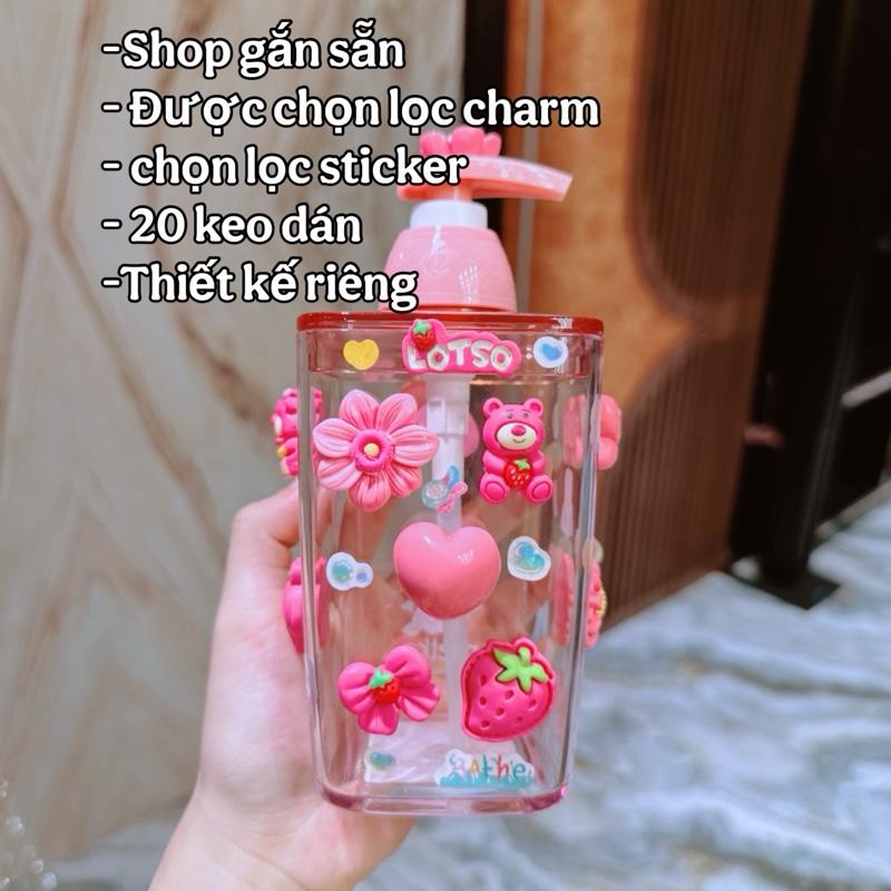MÀU HỒNG GẮN SẴN- Bình nhựa 420ml có gắn charm chiết kem mỹ phẩm dầu gội sữa tắm